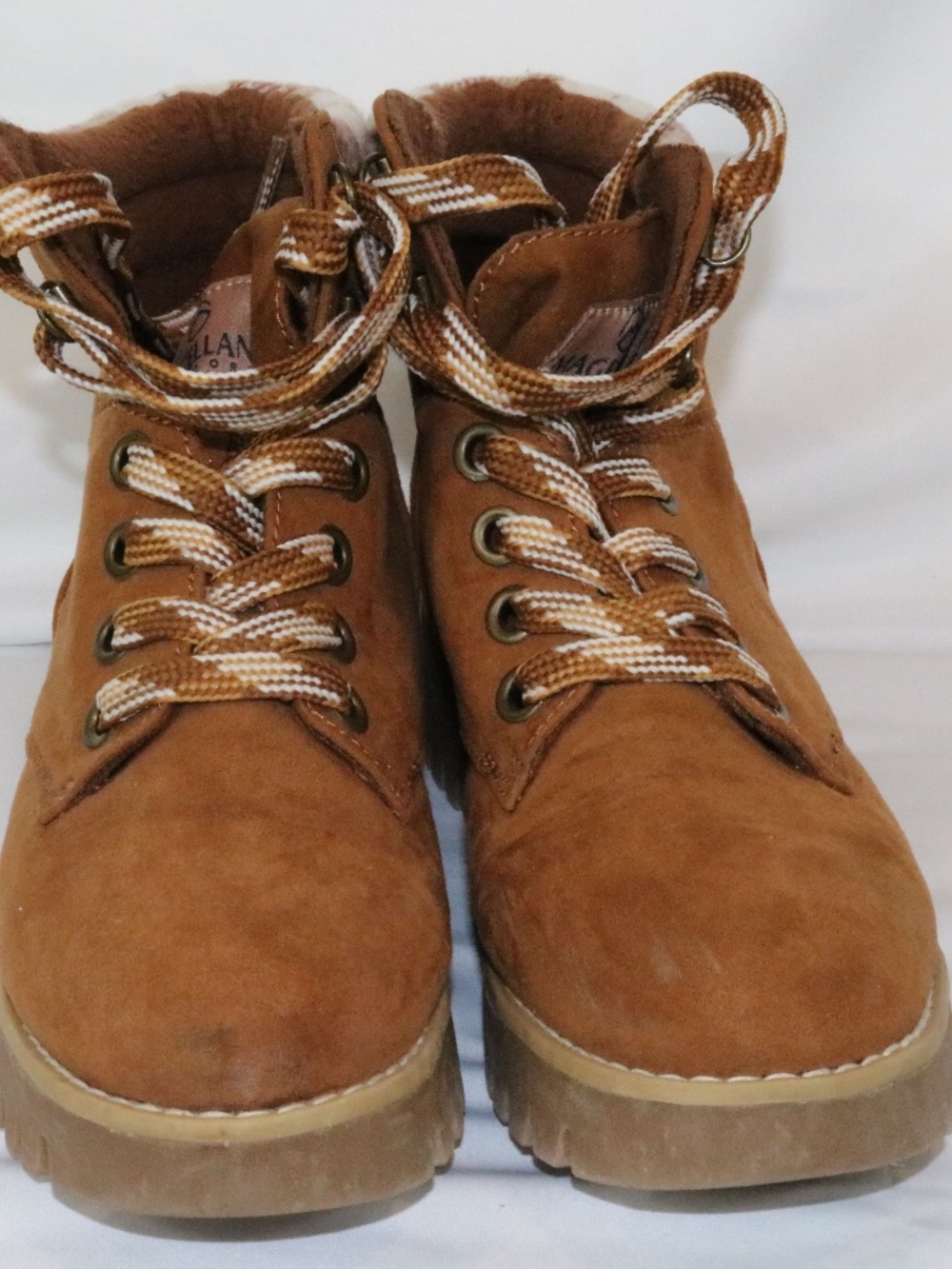 Magellan Outdoors Women’s Medina III Boots Size 7D